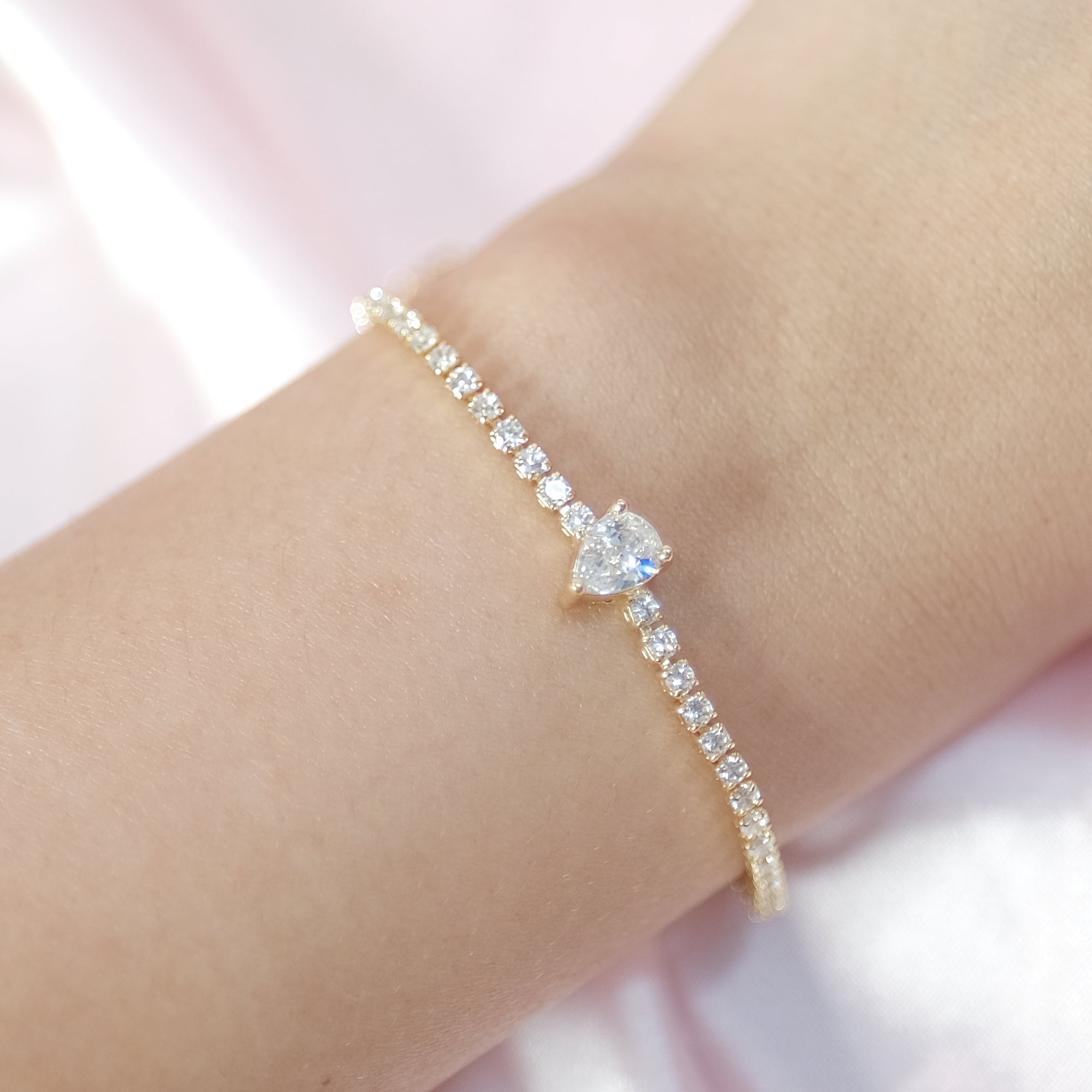 MOKMOK JEWELRY Dainty Center Stone Tennis Bracelet - Free Sized and Adjustable for Women