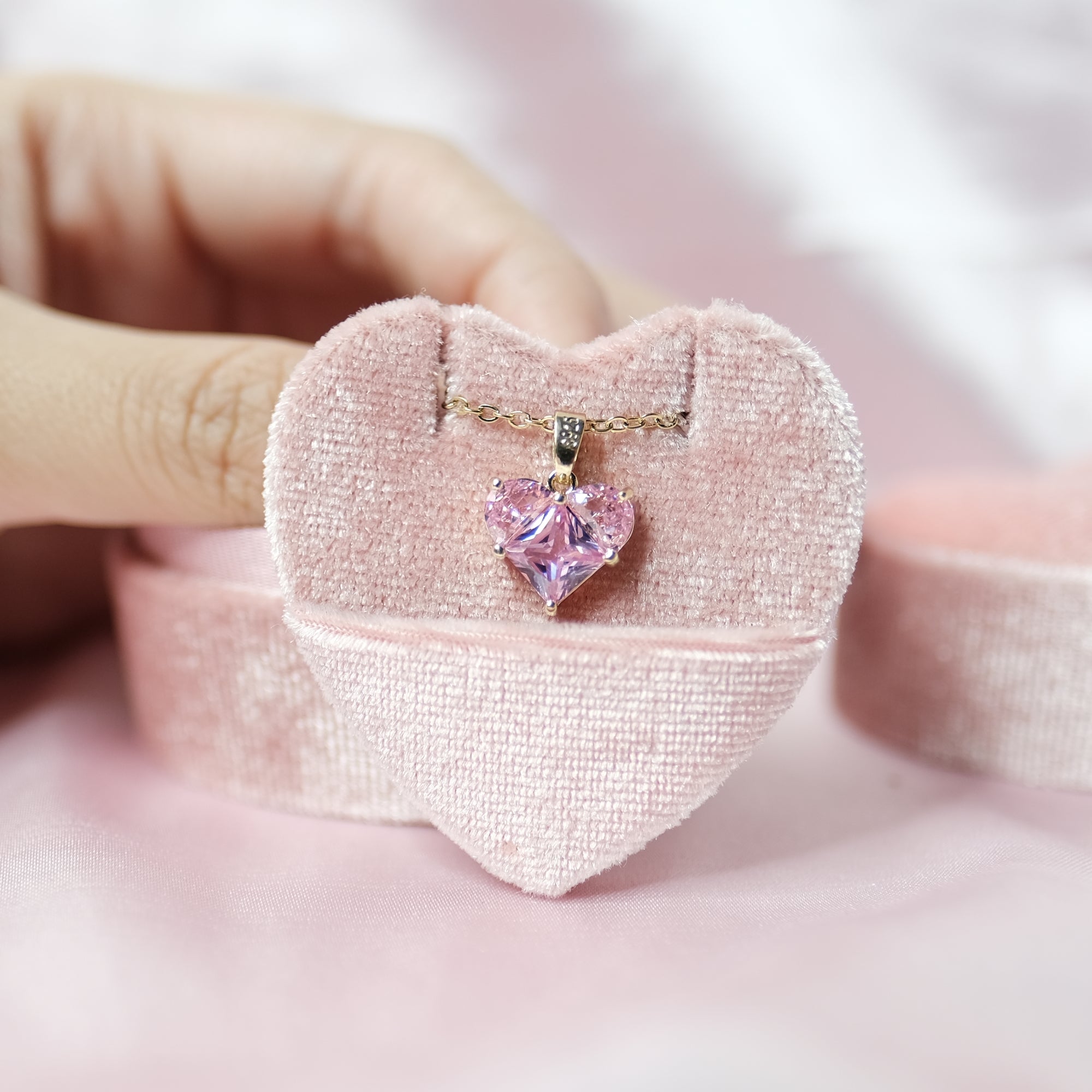 MOKMOK JEWELRY Sakura Pink Heart Charm 18k Gold Darling Necklace