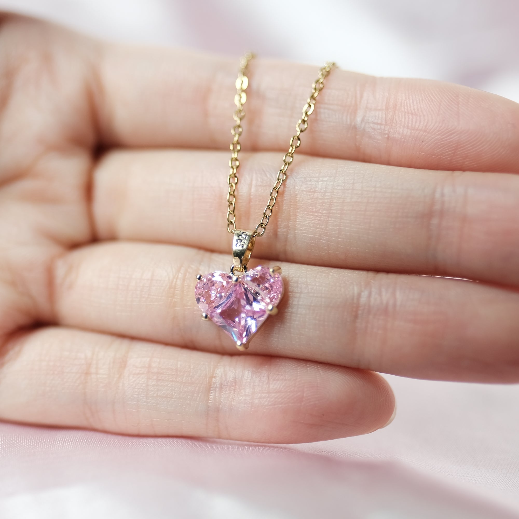 MOKMOK JEWELRY Sakura Pink Heart Charm 18k Gold Darling Necklace