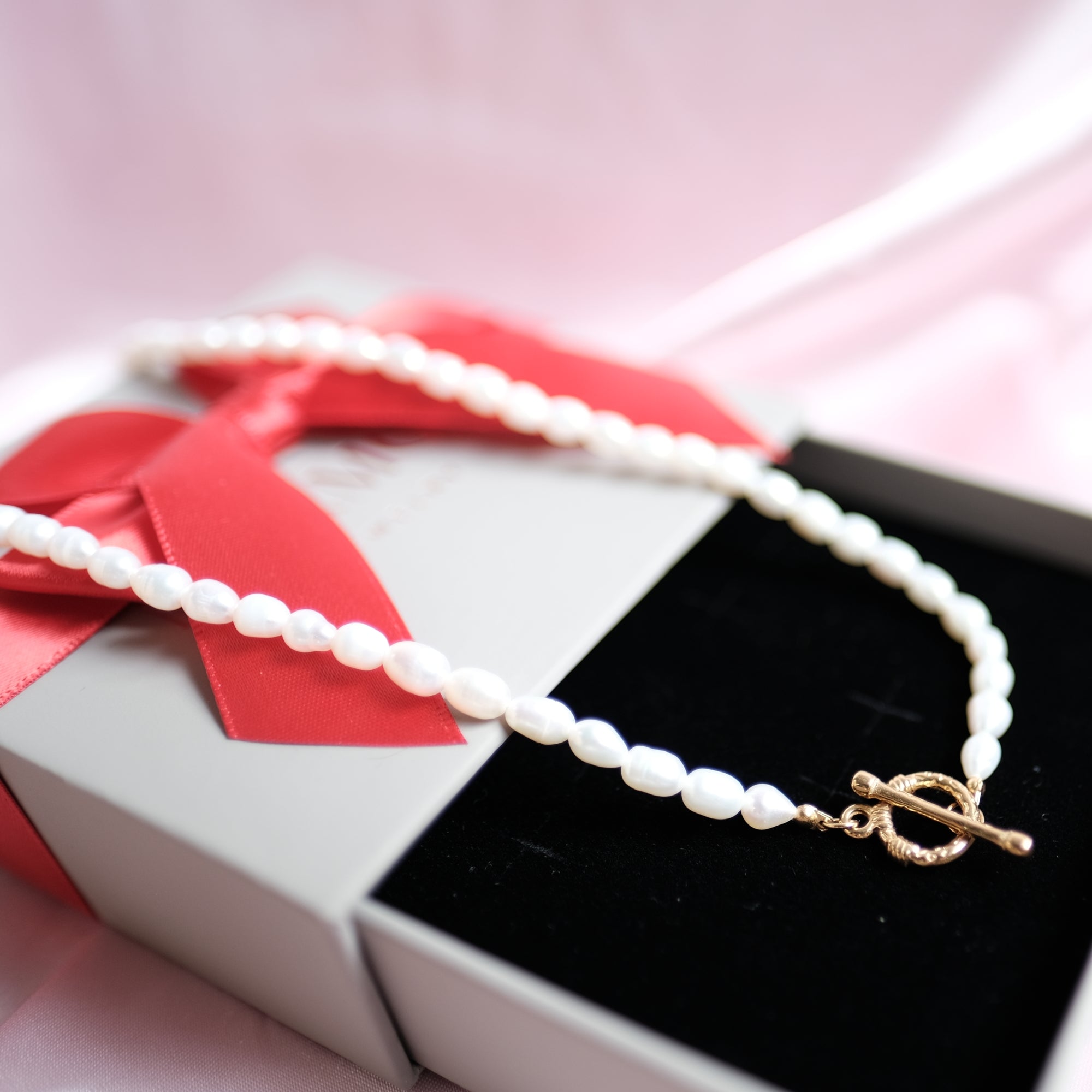 MOKMOK JEWELRY Real Organic Freshwater Full Pearl Toggle Clasp Necklace