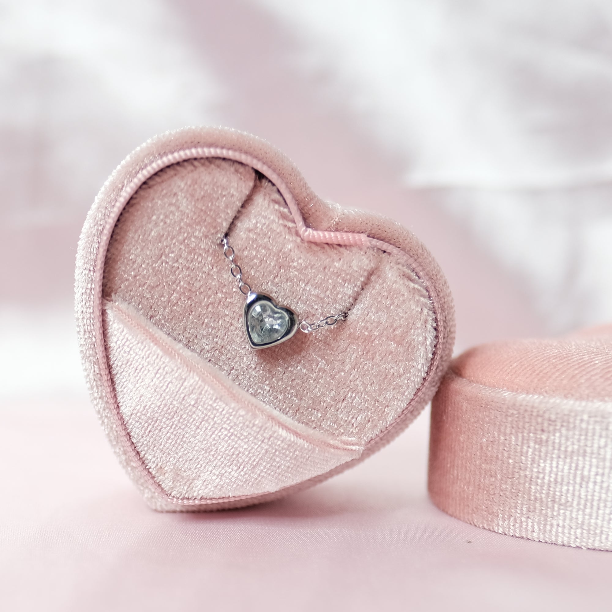 MOKMOK JEWELRY Silver Heart Dainty Sweetheart Necklace