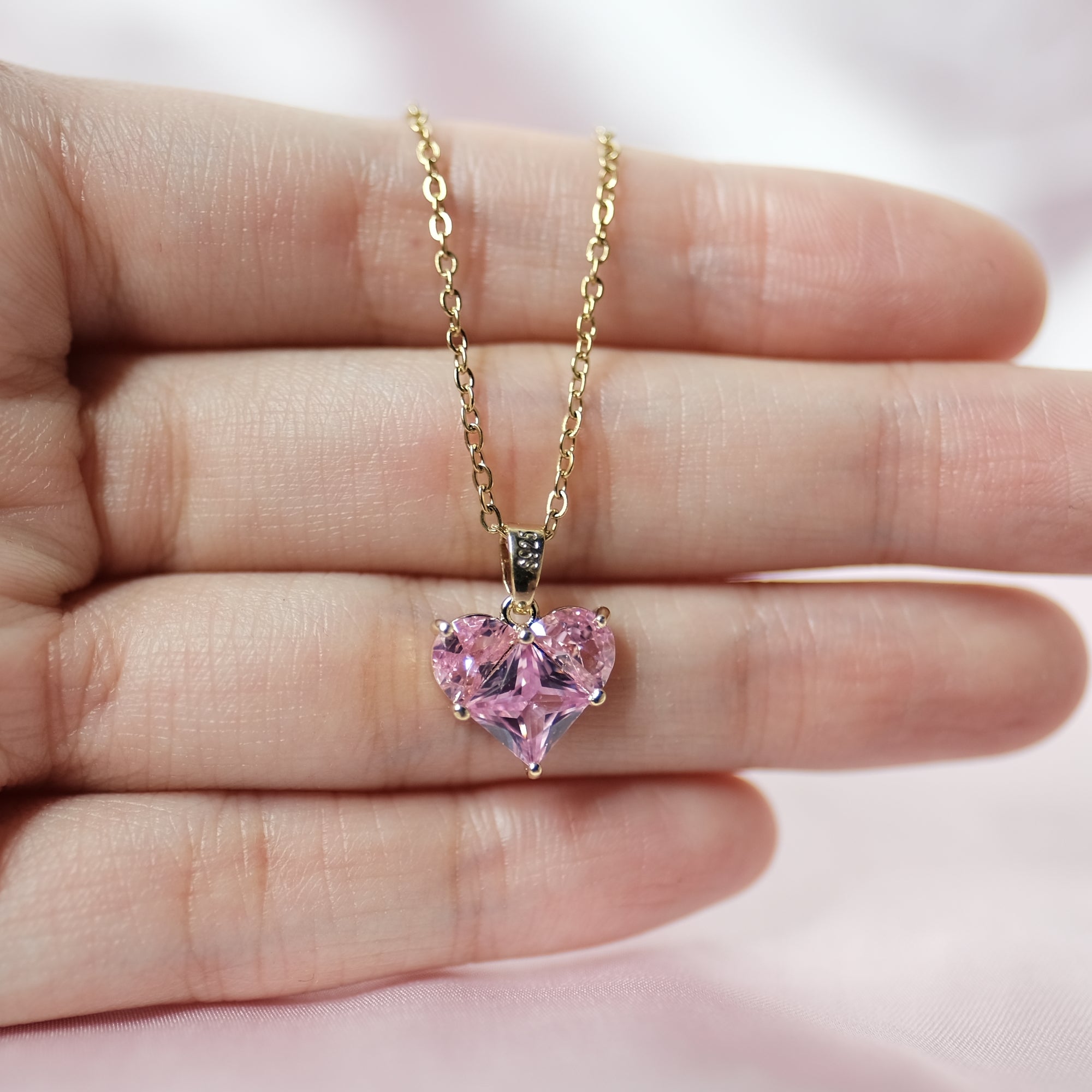MOKMOK JEWELRY Sakura Pink Heart Charm 18k Gold Darling Necklace
