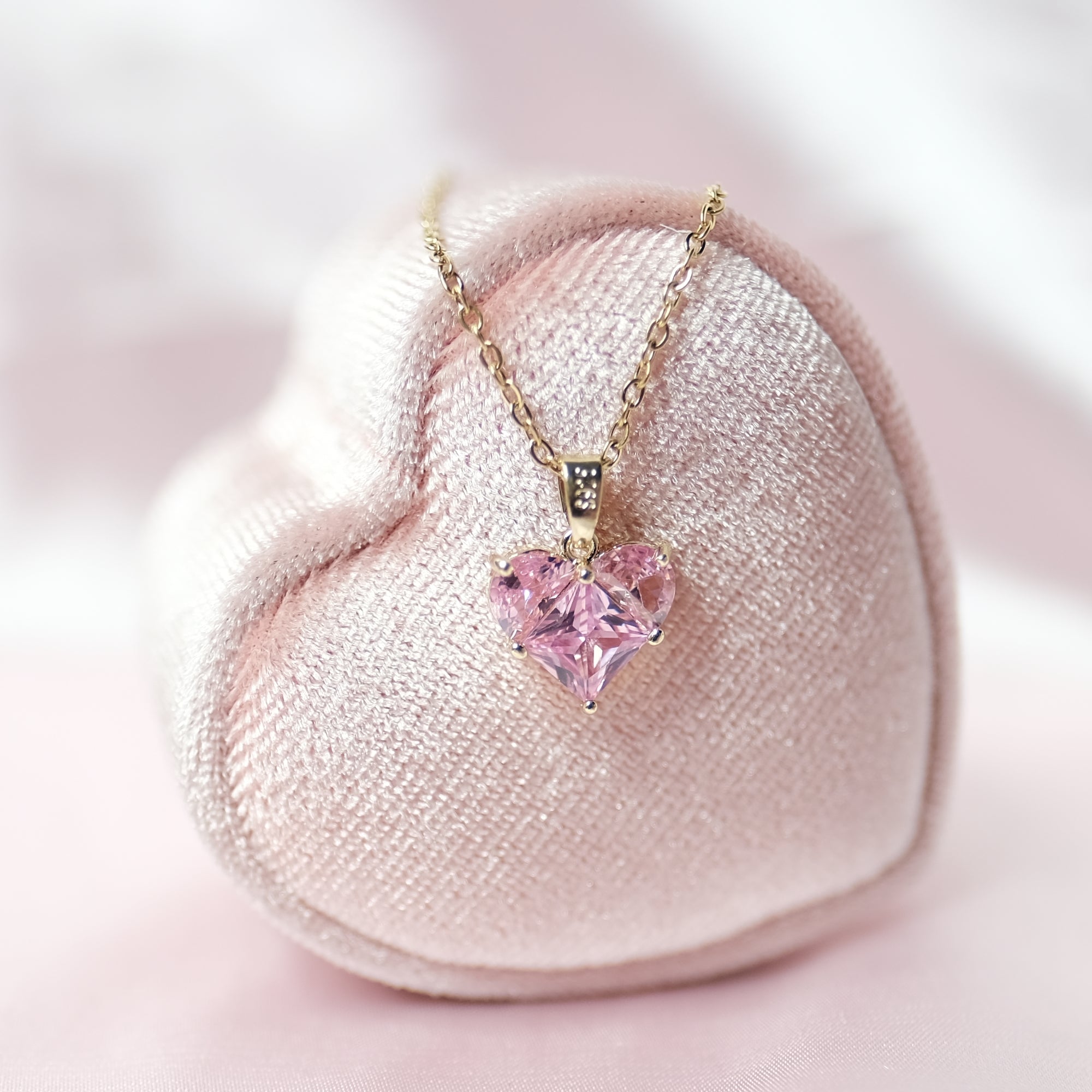 MOKMOK JEWELRY Sakura Pink Heart Charm 18k Gold Darling Necklace
