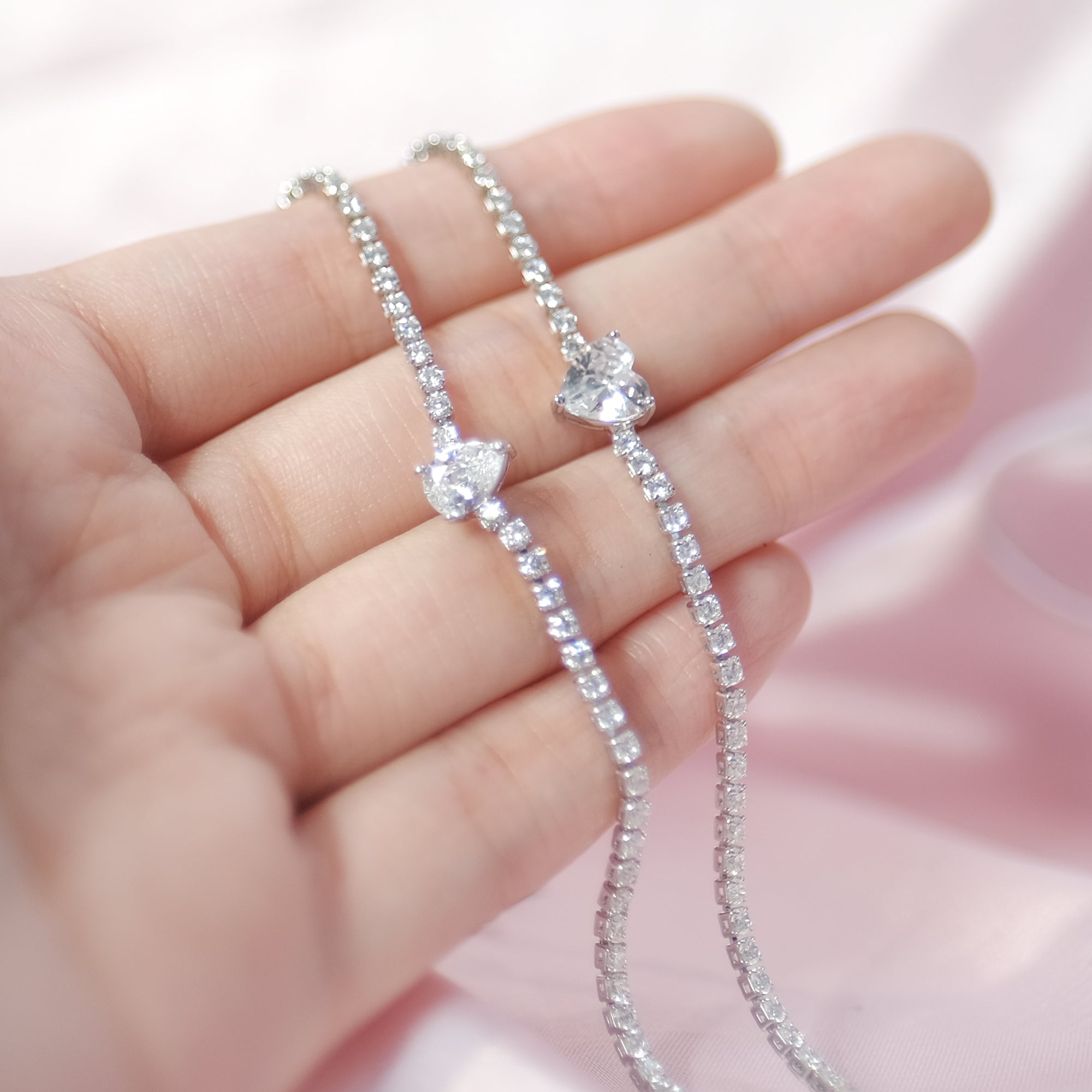 MOKMOK JEWELRY Dainty Center Stone Tennis Bracelet - Free Sized and Adjustable for Women