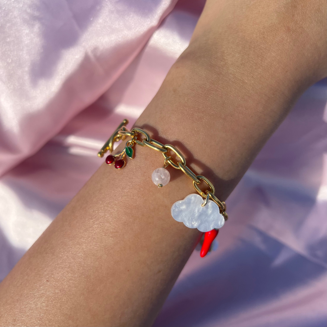 Dreamy White Rose Vintage Charm Bracelet (1 of 1)