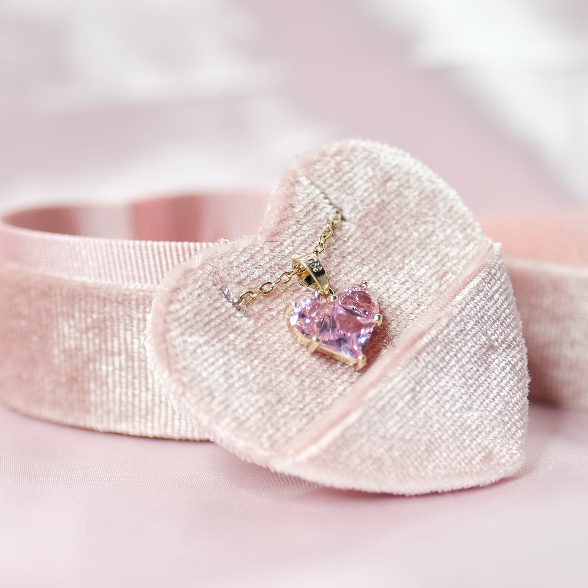 MOKMOK JEWELRY Sakura Pink Heart Charm 18k Gold Darling Necklace