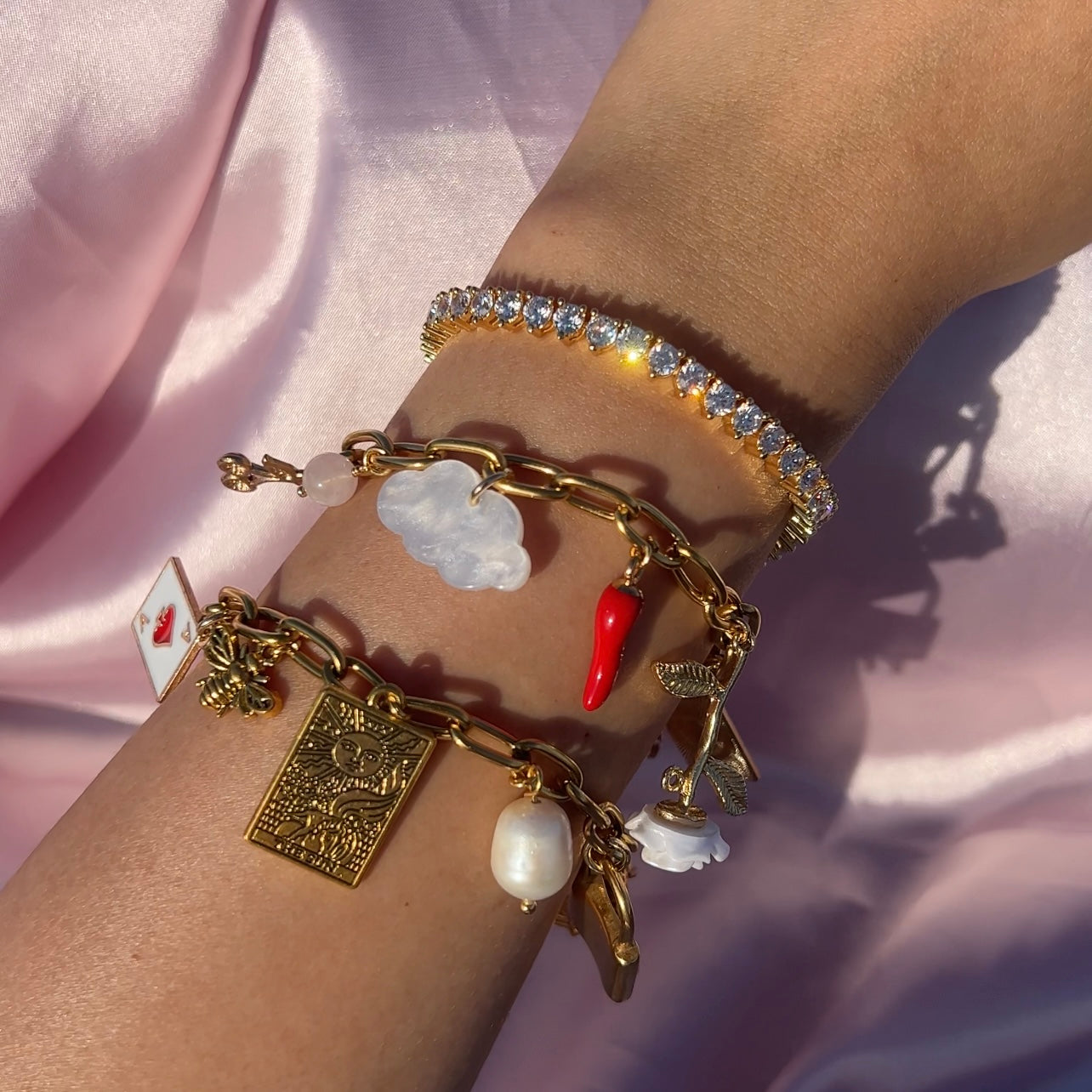 Dreamy White Rose Vintage Charm Bracelet (1 of 1)