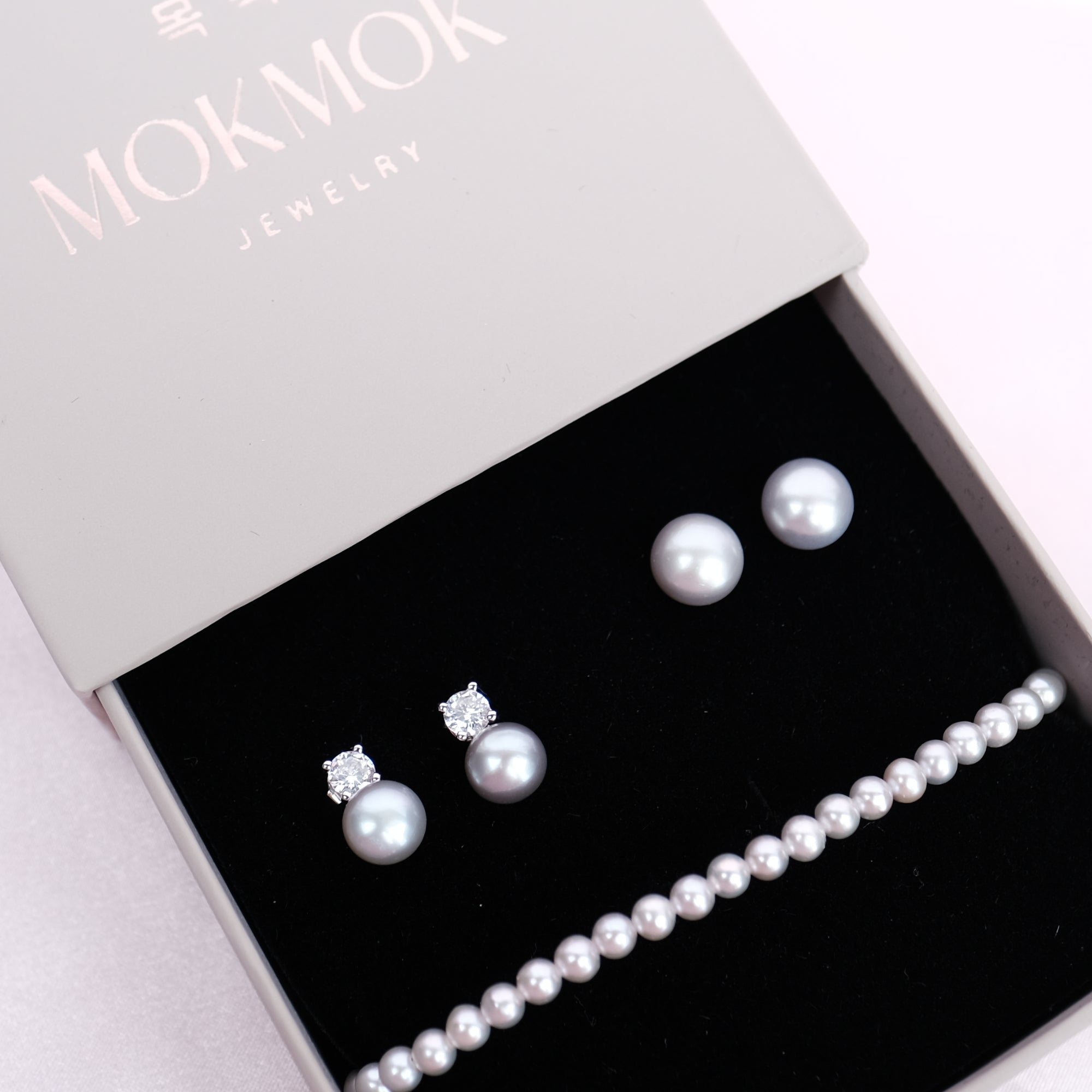 MOKMOK JEWELRY LIMITED EDITION 3/4mm Blue Freshwater Pearl Bracelet - 100% 925 Sterling Silver clasp