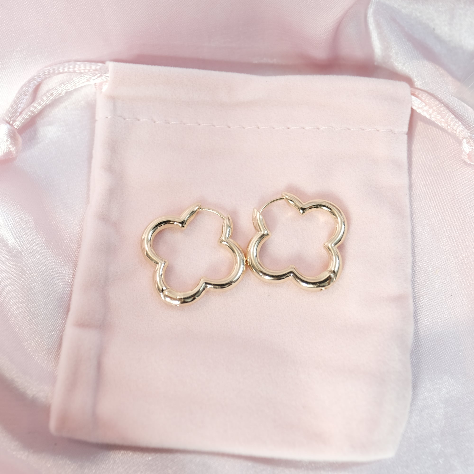 MOKMOK JEWELRY Clover Hoops Earrings - stainless steel