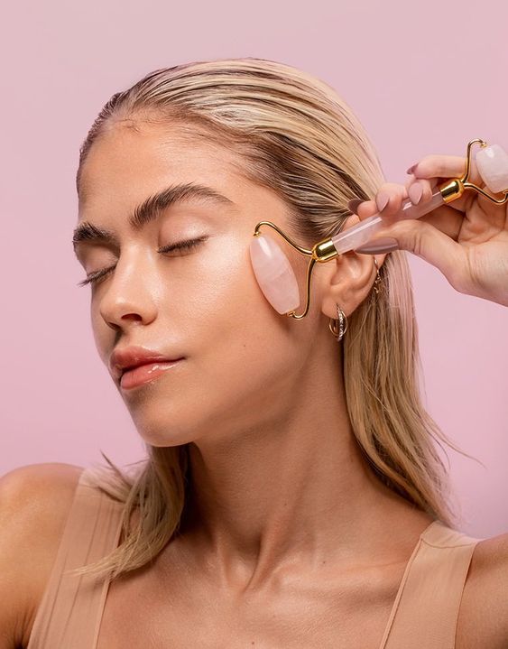 Rose Quartz Guasha Face Roller Massager Set