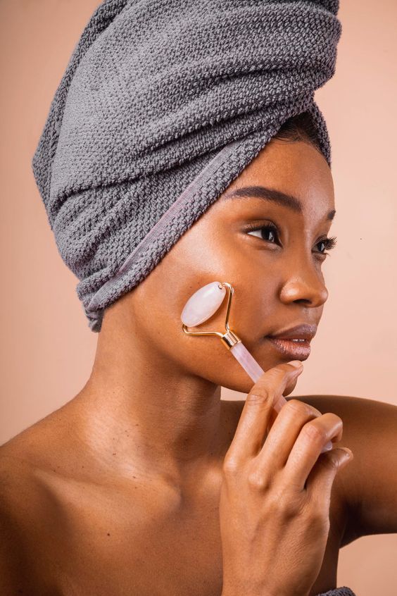 Rose Quartz Guasha Face Roller Massager Set