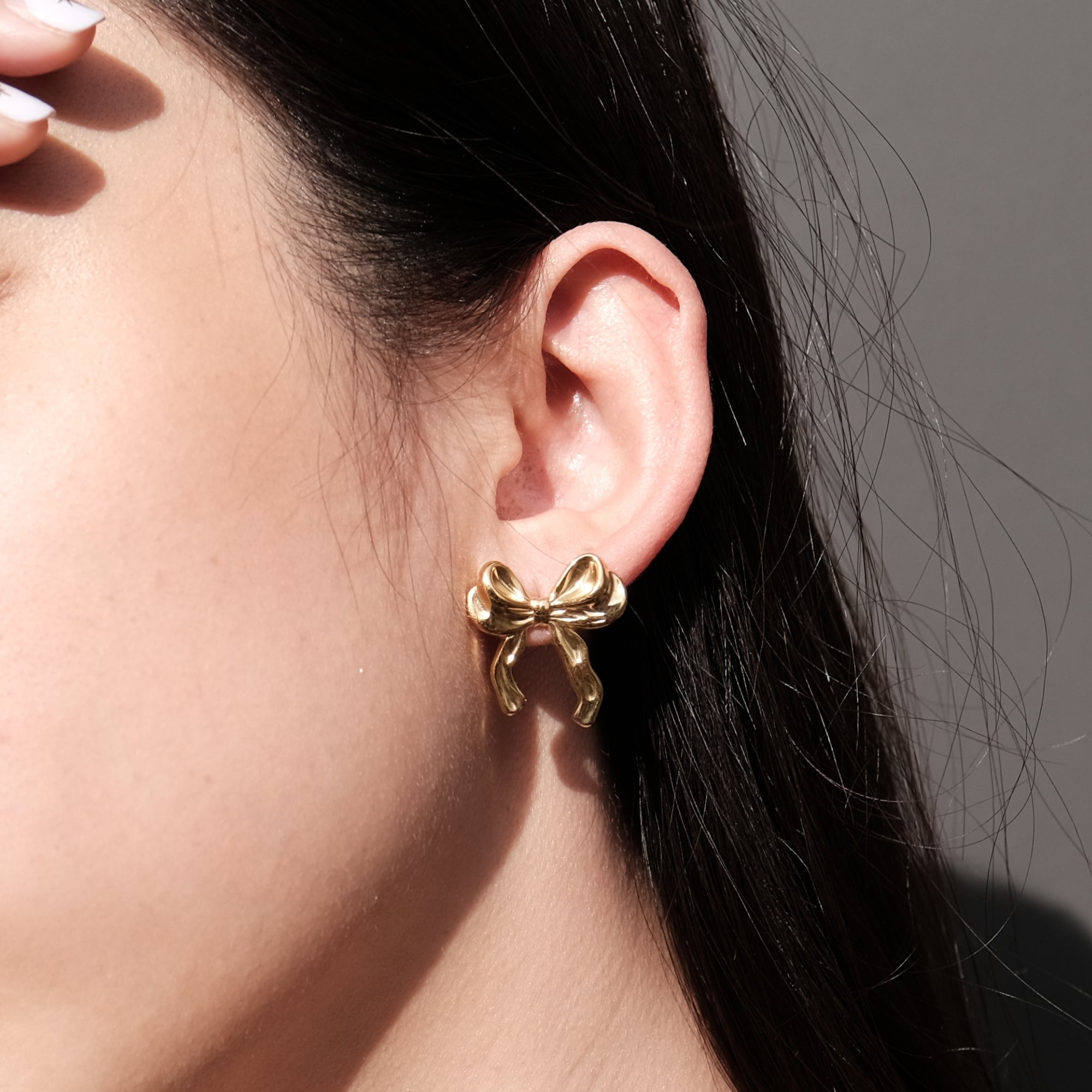 18k Gold Tiffany Ribbon Bow Earrings