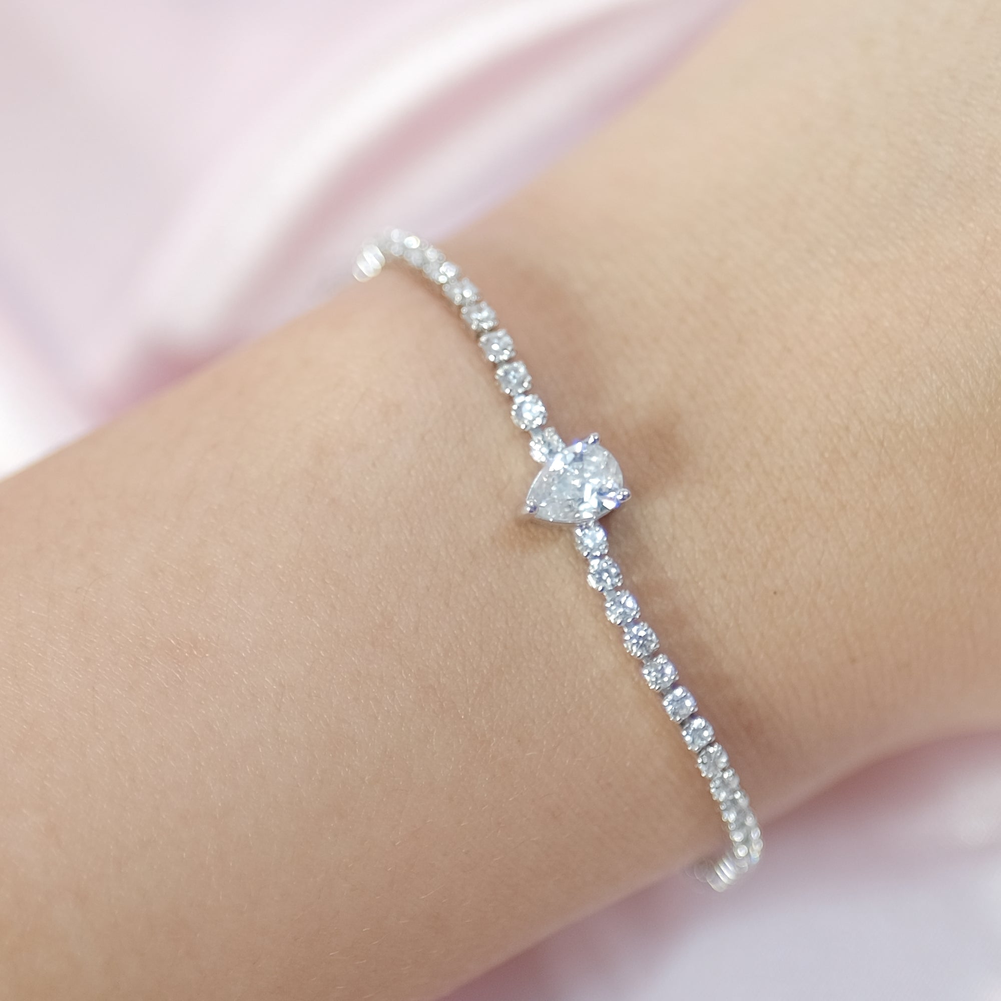 MOKMOK JEWELRY Dainty Center Stone Tennis Bracelet - Free Sized and Adjustable for Women