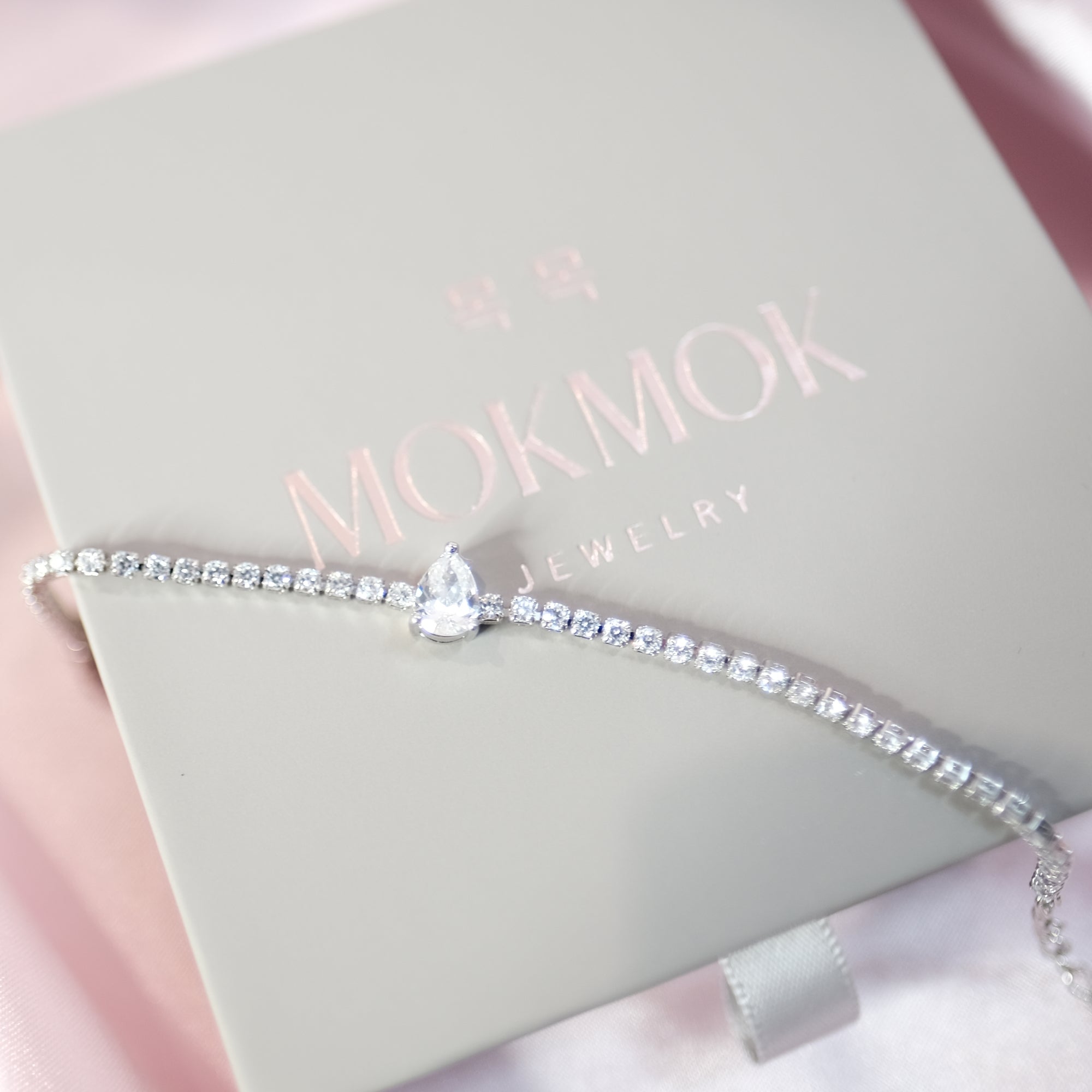 MOKMOK JEWELRY Dainty Center Stone Tennis Bracelet - Free Sized and Adjustable for Women