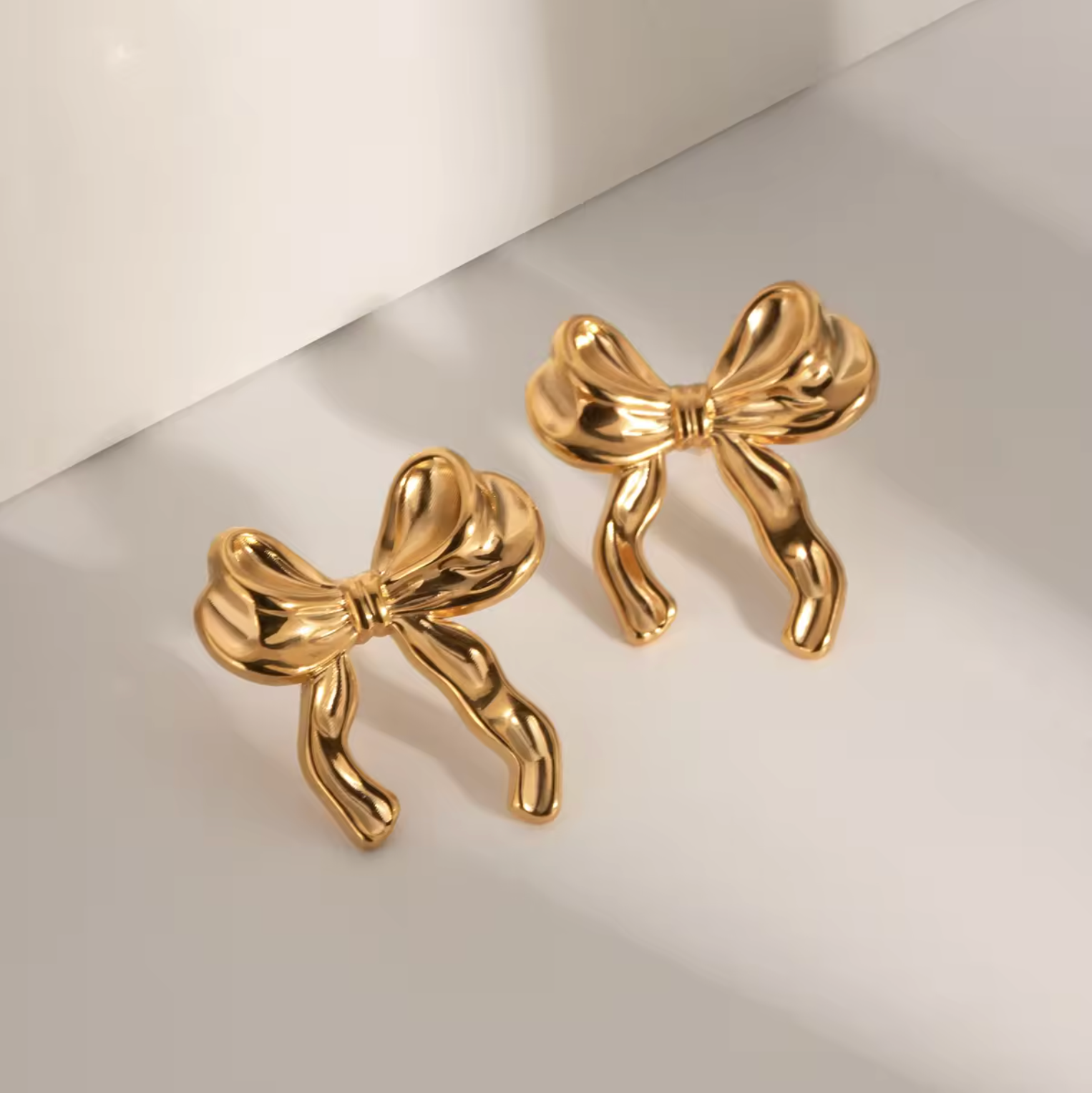 18k Gold Tiffany Ribbon Bow Earrings