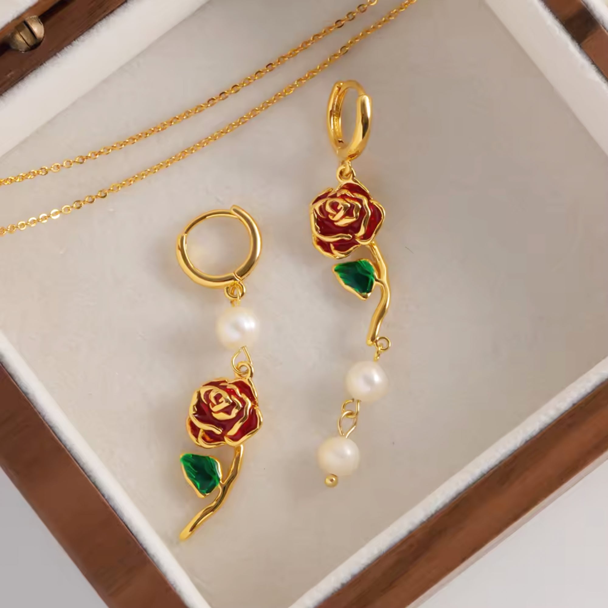 18k gold la vie en rose pearl hoop earrings