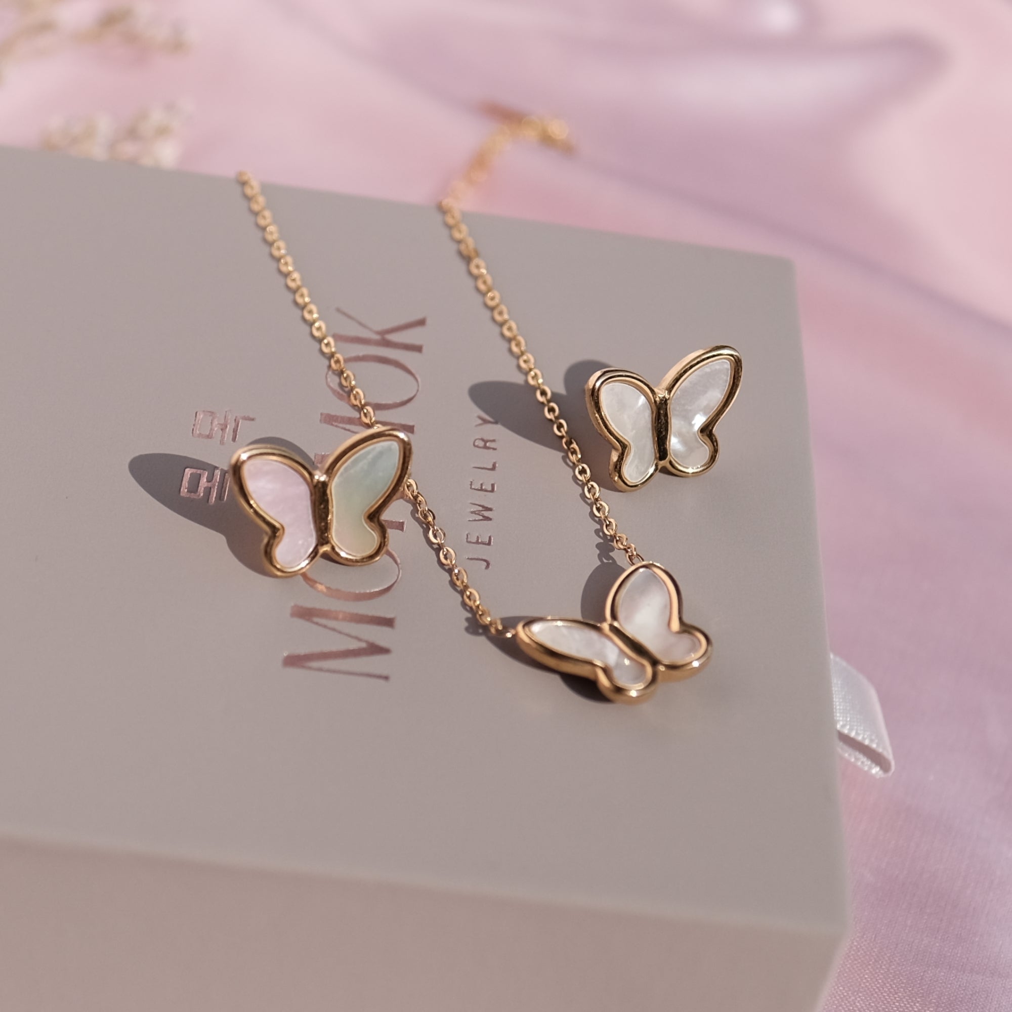 Mother of Pearl Exquisite Butterfly Set - Earrings + Necklace