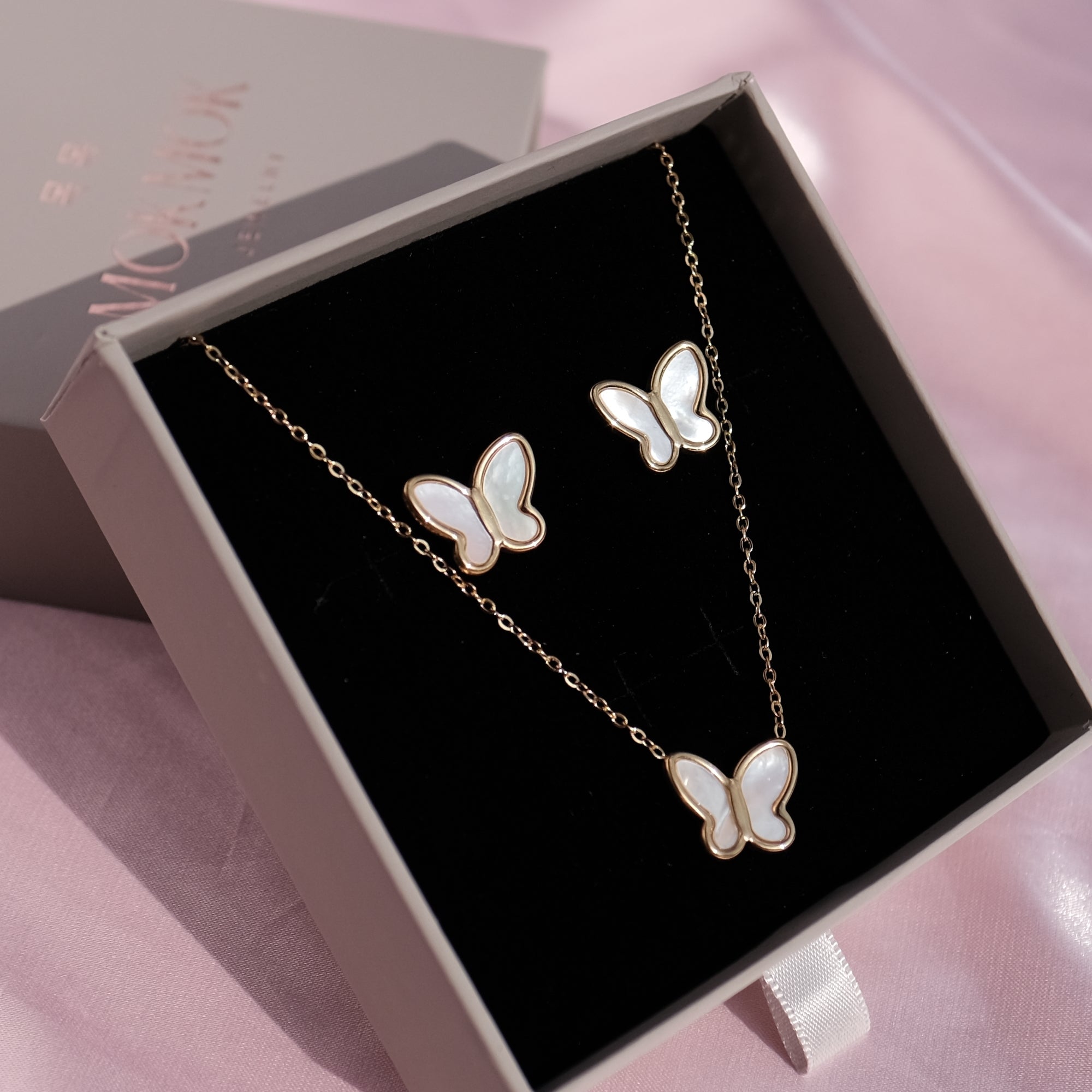 Mother of Pearl Exquisite Butterfly Set - Earrings + Necklace