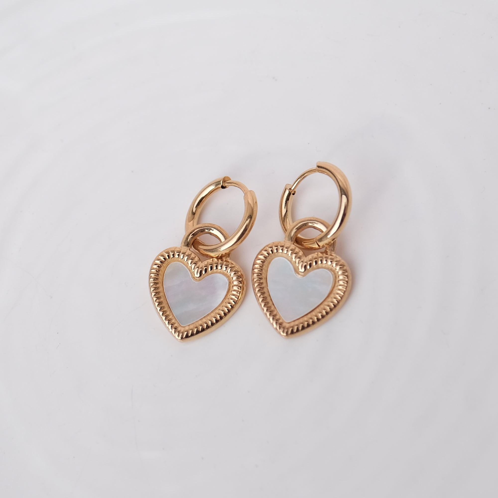 18k Gold Natural Shell Heart Earrings